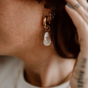 Modern Pearl Earring