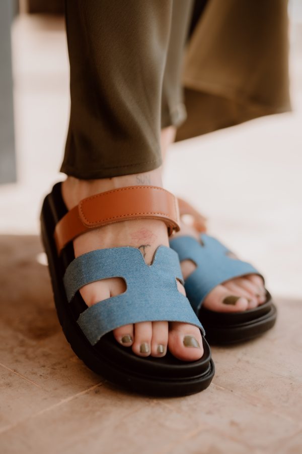 Aura sandals