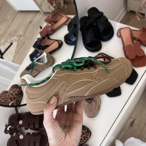 THE SNEAKERS